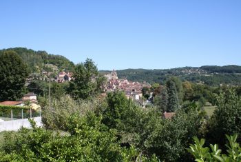 Vue sur le village médiéval de Saint Cyprien